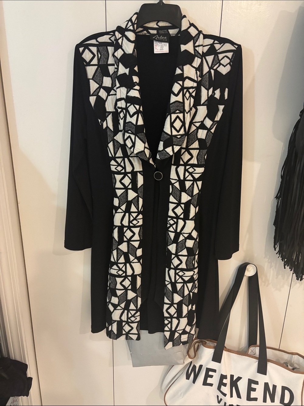 Artex Fashions Black&white longer Cardigan,L